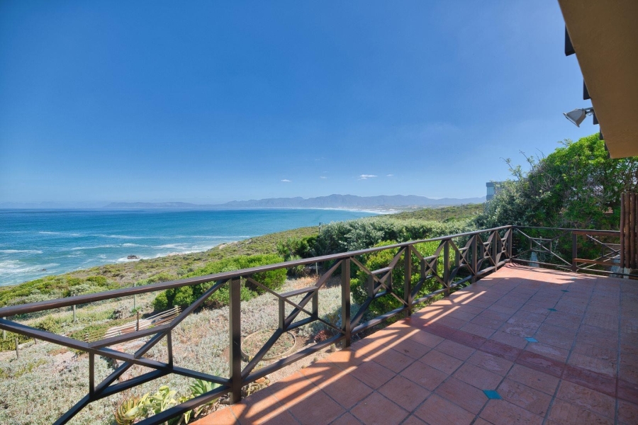 5 Bedroom Property for Sale in De Kelders Western Cape